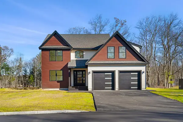 17 Lily Lane, Londonderry, NH 03053