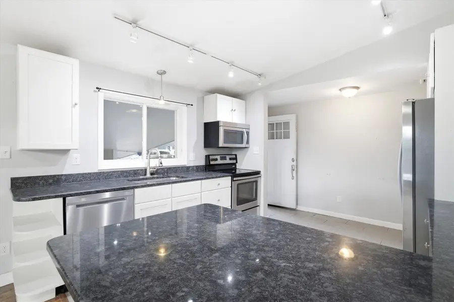 2 Memory Lane, Hooksett, NH 03106 - Image #2