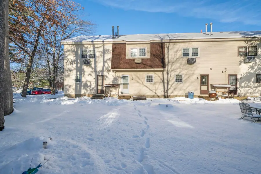 130 Golfview Drive, Manchester, NH 03102 - Image #3