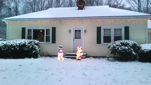 52 Whittier Street, Newton, NH 03858