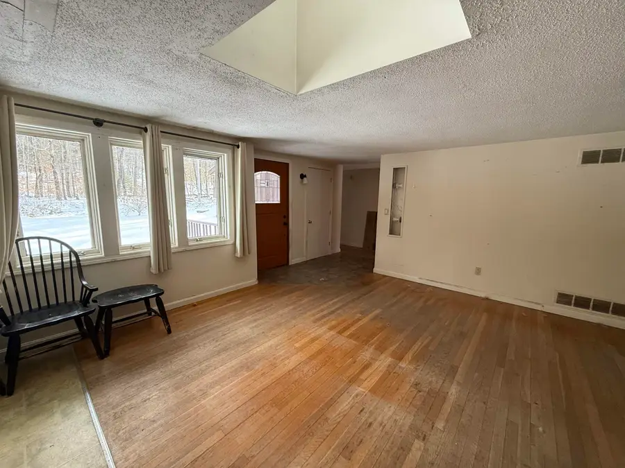 256 Middle Branch Road, New Boston, NH 03070 - Image #3