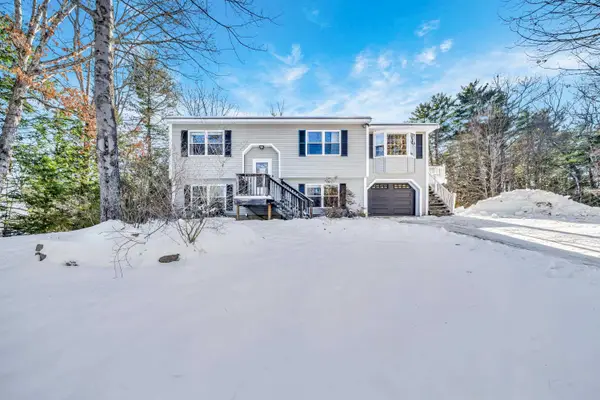 4 Coolidge Way, Raymond, NH 03077