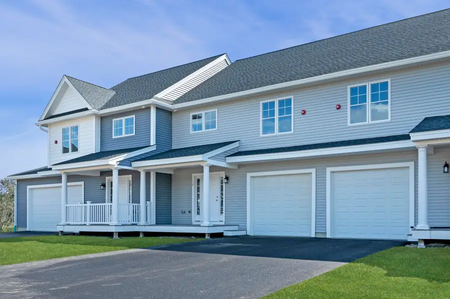 3 Autumn Lane, Raymond, NH 03077 - Image #2