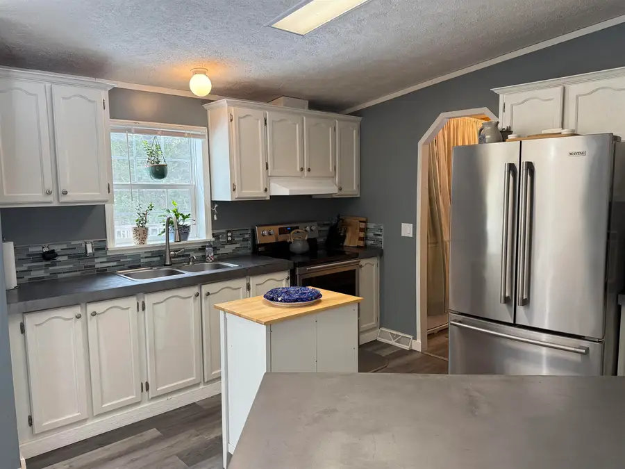 85 Breezy Acres Drive, Vernon, VT 05354 - Image #3