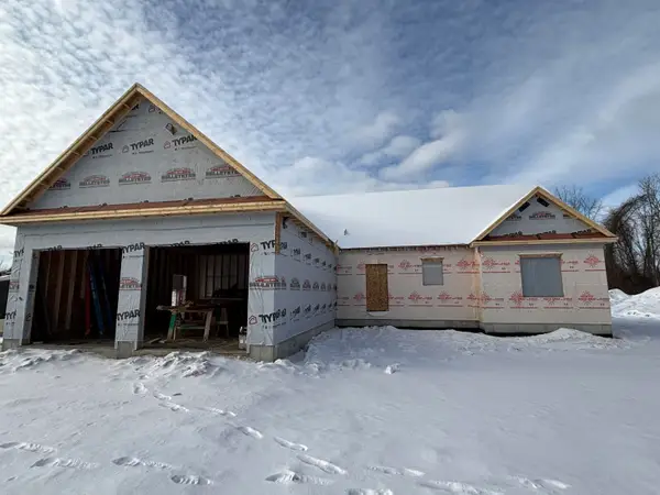 131 Merrimack Street, Hooksett, NH 03106