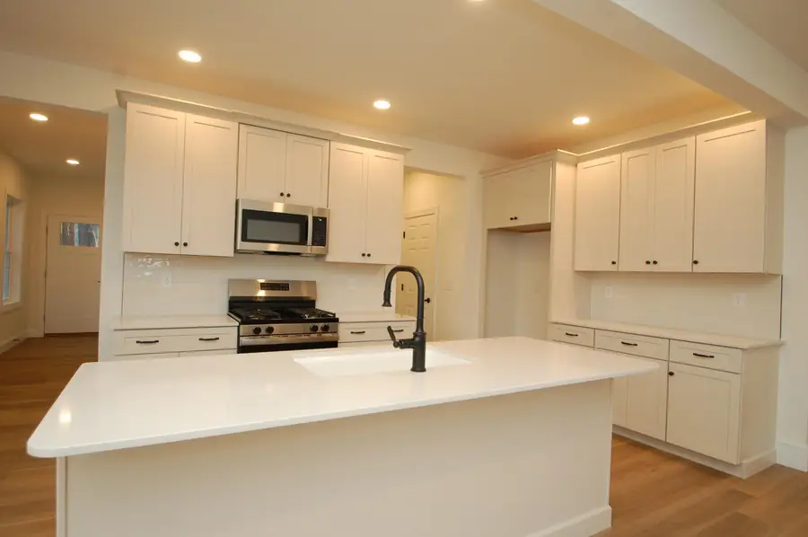 27B Griffin Road, Hudson, NH 03051 - Image #2