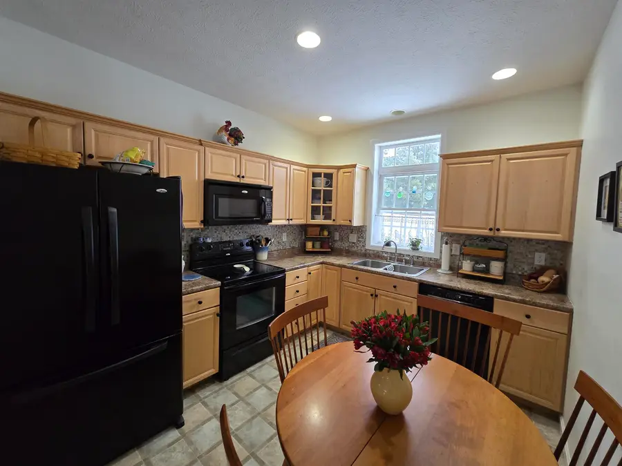 33 Old Stage Road #34, Litchfield, NH 03052 - Image #2