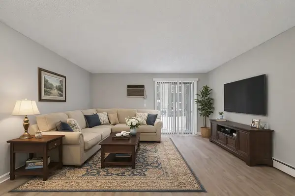 6 Knights Bridge Drive #J101, Nashua, NH 03063