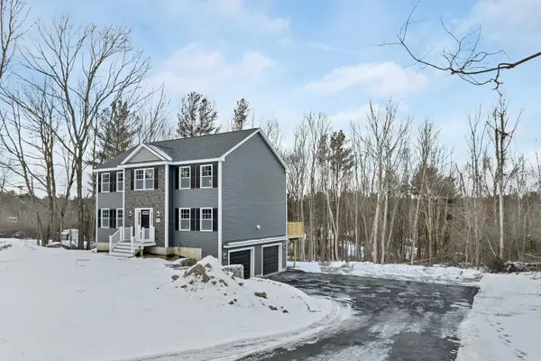 45 Dutton Road, Pelham, NH 03076