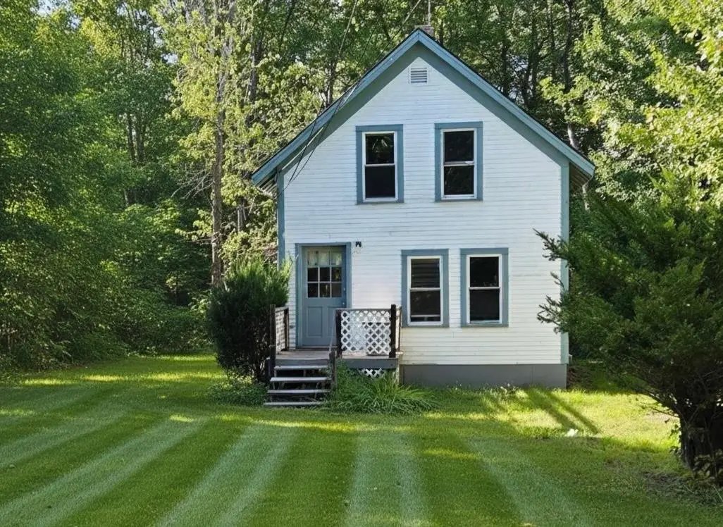 25  Huckins Street, Center Ossipee, NH 03814 - Image #1