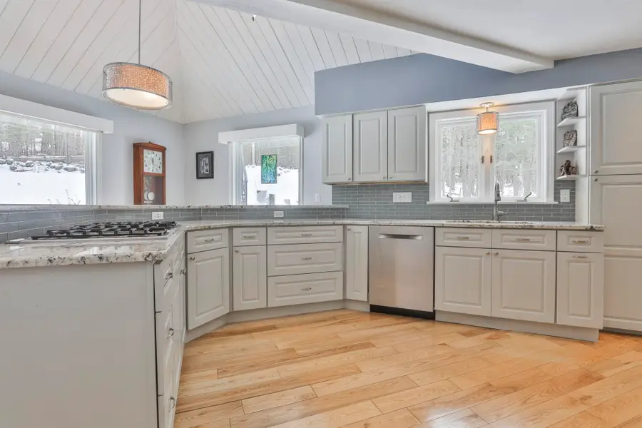 38 Old Manchester Road, Amherst, NH 03031 - Image #2