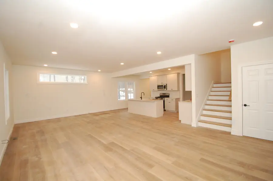 33B Griffin Road, Hudson, NH 03051 - Image #3