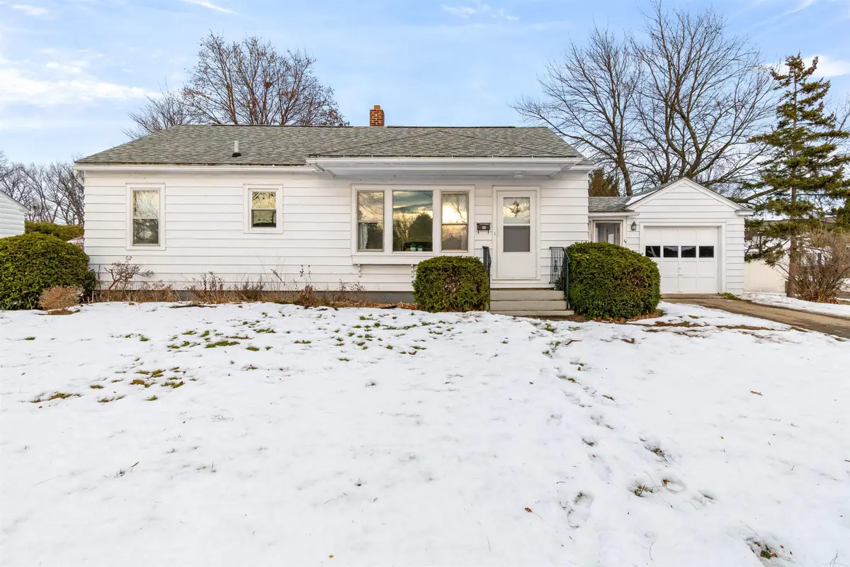 44 Edgemoor Drive, Burlington, VT 05408 - Image #1