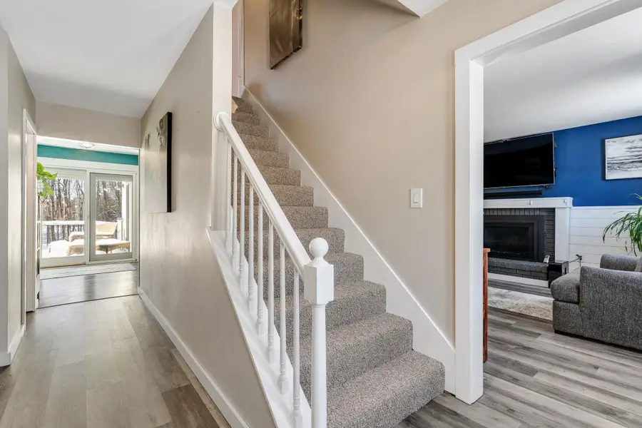 909 Dorset Street, South Burlington, VT 05403 - Image #3