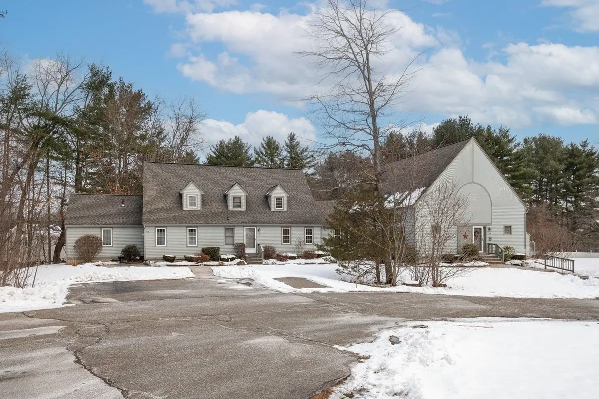 107 Glengarry Drive, Stratham, NH 03885 - Image #1