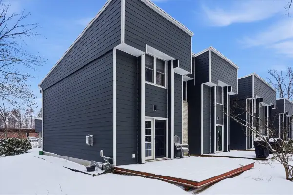 8 Timber Lane #16, South Burlington, VT 05403