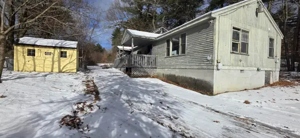 99 Route 27, Raymond, NH 03077-1211