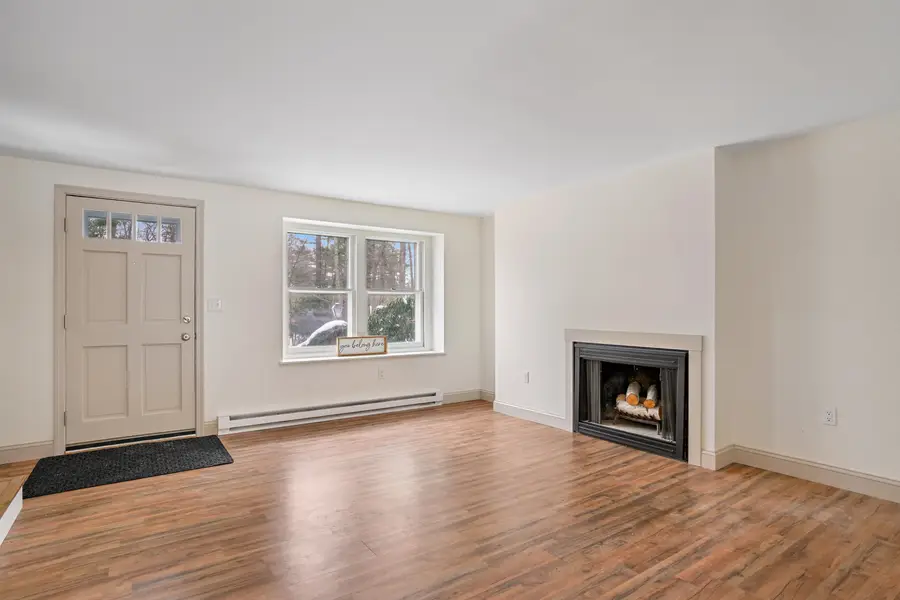 174 Fieldstone Drive, Londonderry, NH 03053 - Image #3