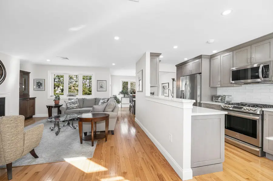 4 Heather Court, Nashua, NH 03062 - Image #2