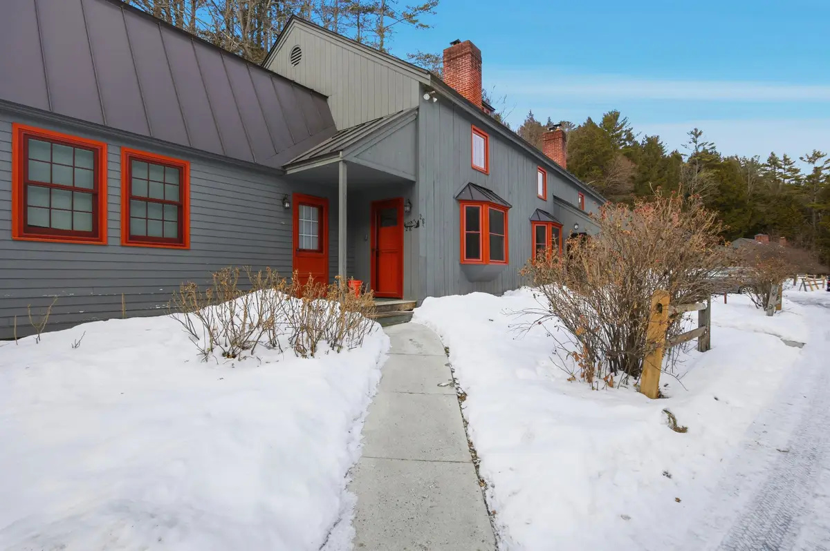 574 Willard Road, Hartford, VT 05001 - Image #1