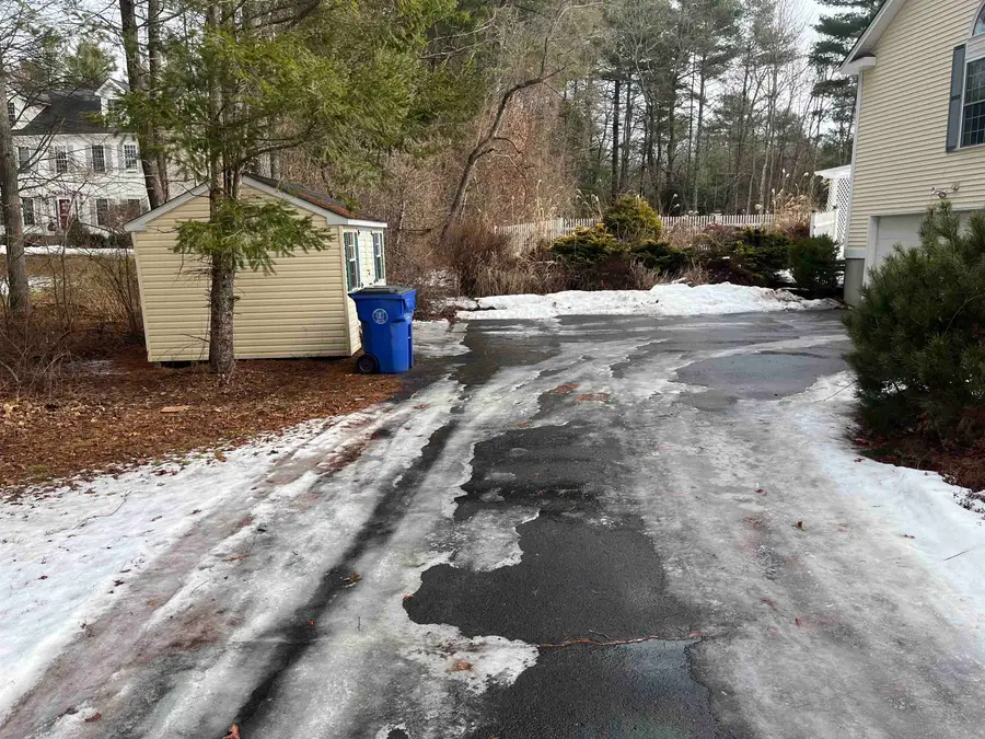 10 Checkerberry Lane, Londonderry, NH 03053 - Image #3