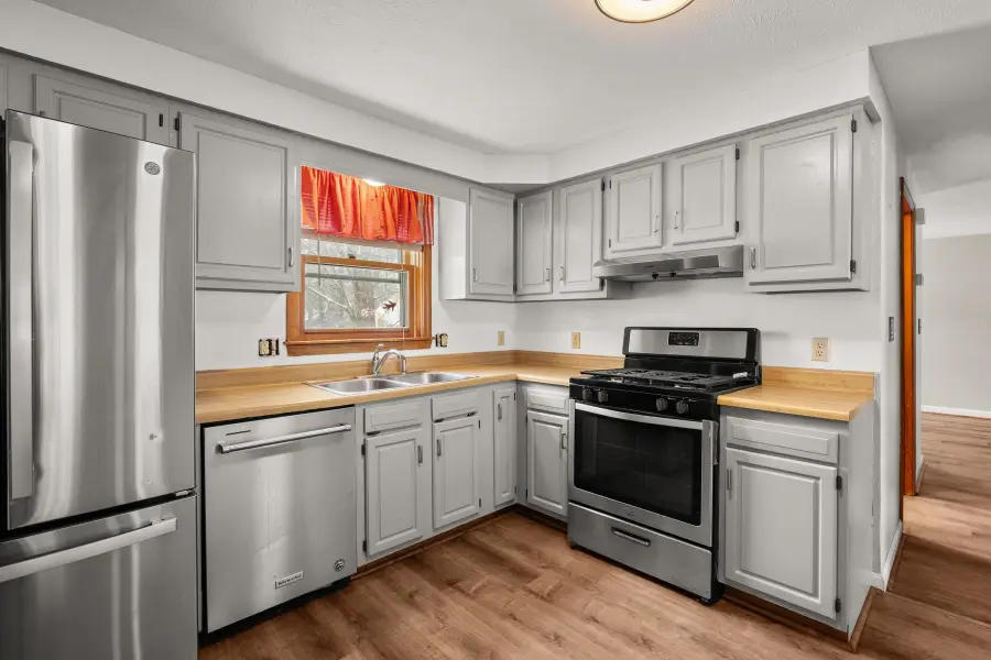 4 Bellflower Cir Circle, Concord, NH 03303 - Image #3