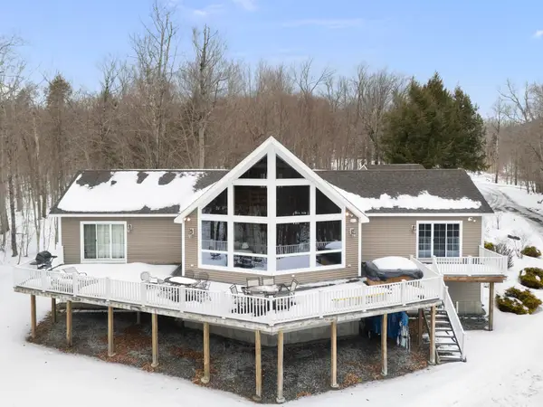 1 Tom's Cabin Road, Dover, VT 05356