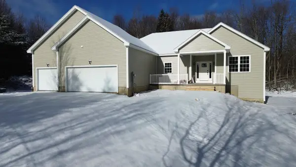 236 Leos Lane, Georgia, VT 05478