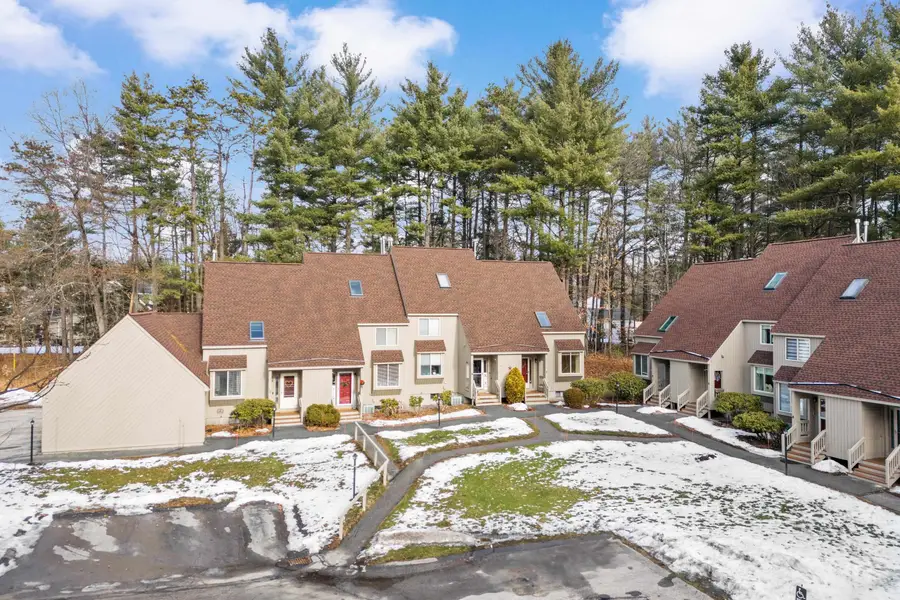 7 Suffolk Court, Bedford, NH 03110 - Image #2