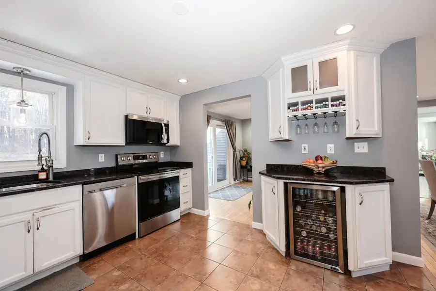 4 Ash Street, Londonderry, NH 03053 - Image #3