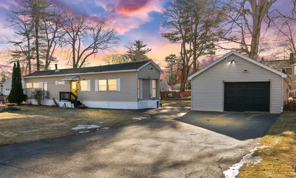 8 Gardner Avenue, Salem, NH 03079