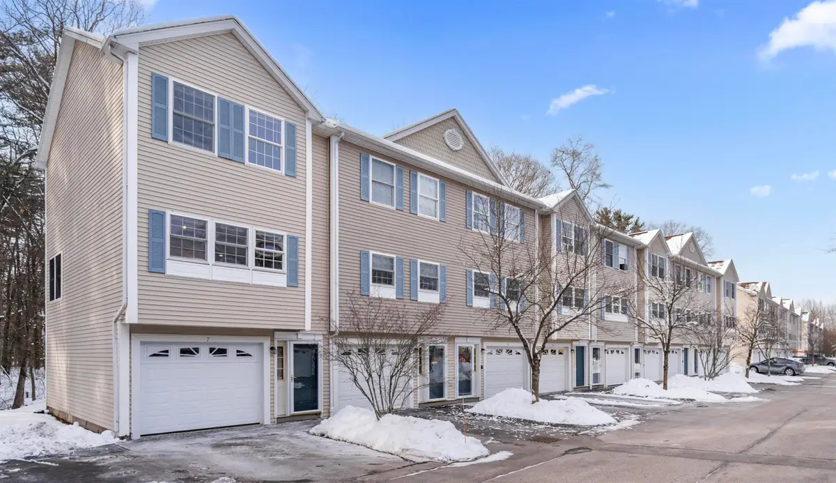 1029 S. Mammoth Road #7, Manchester, NH 03109 - Image #1