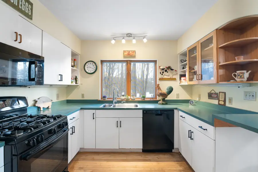 87 Orchard Street, Brattleboro, VT 05301 - Image #2