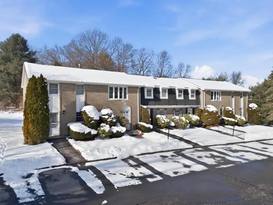 15 Fieldstone Drive, Londonderry, NH 03053 - Image #2