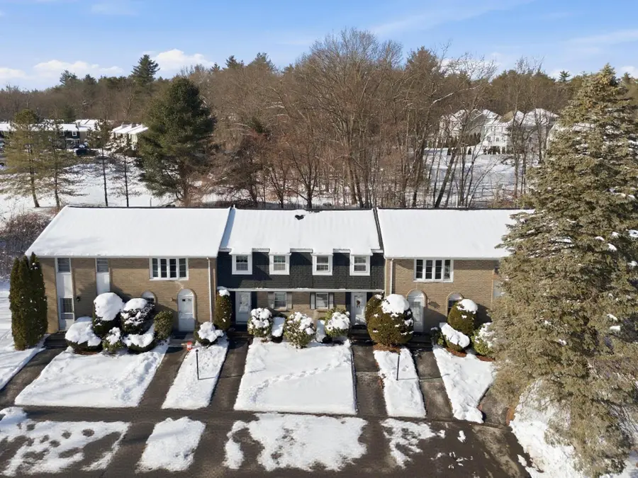 15 Fieldstone Drive, Londonderry, NH 03053 - Image #3