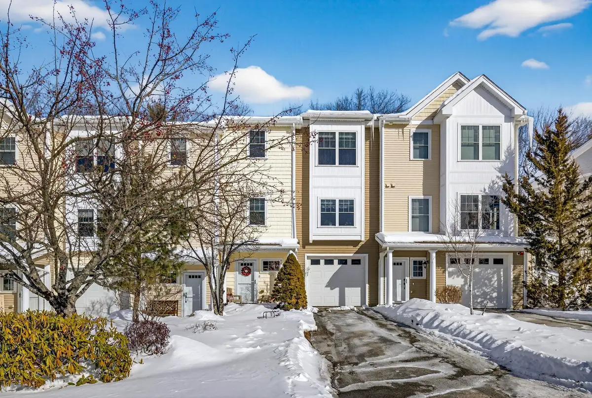 63 Woodview Way, Manchester, NH 03102 - Image #1