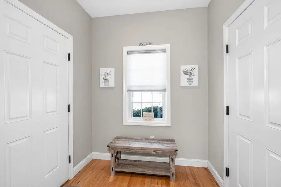 8 Crown Point Circle, Merrimack, NH 03054 - Image #3