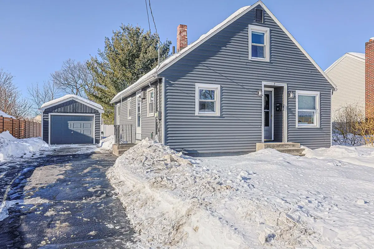 7 Mount Vernon Street, Nashua, NH 03064 - #1