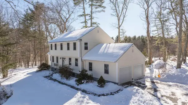 20 Debbie Drive, Pelham, NH 03076