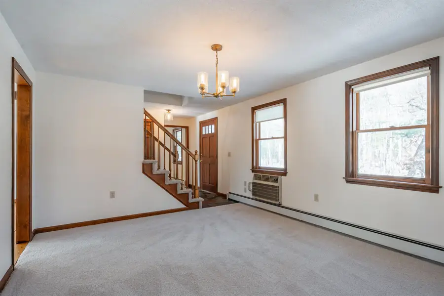 20 Debbie Drive, Pelham, NH 03076 - Image #2