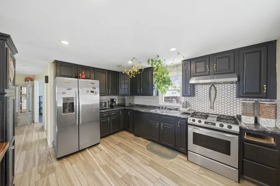 32 Fairview Avenue, Nashua, NH 03060 - #3