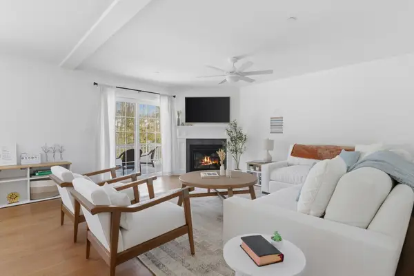 25 Forestedge Way, Manchester, NH 03102