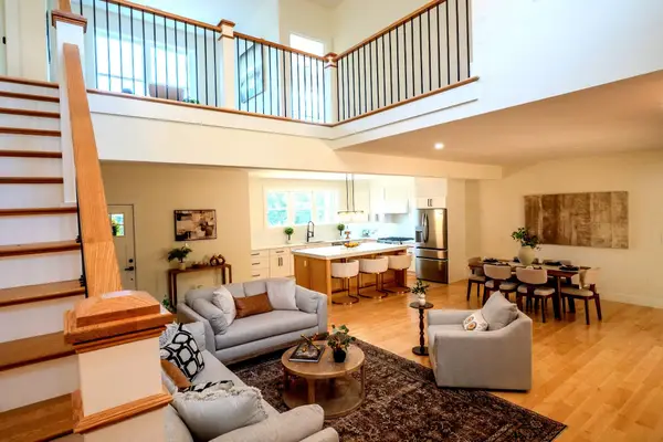 55 Indian Rock Road, Bedford, NH 03110-4219