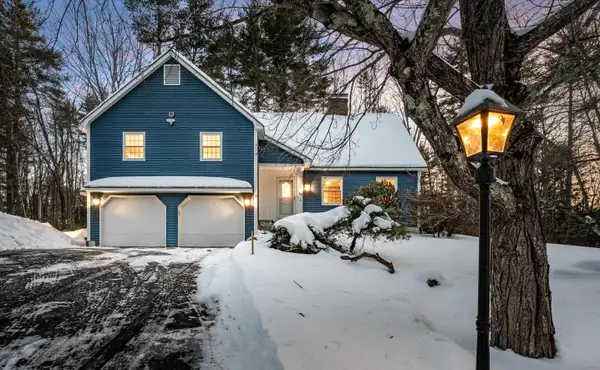 34 Hitching Post Lane, Bedford, NH 03110