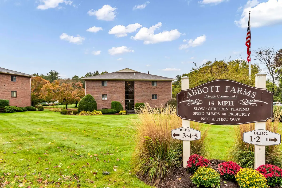 213 Abbott Farm Lane, Hudson, NH 03051 - #1