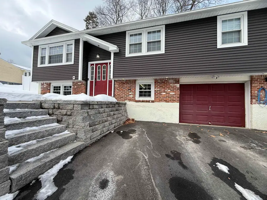 15 Dover Street, Nashua, NH 03063 - #3