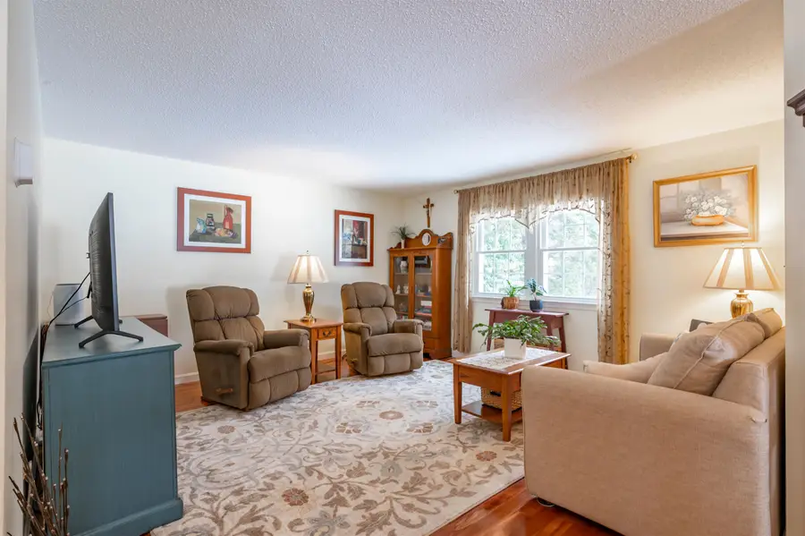 11 Winding Pond Road, Londonderry, NH 03053 - #3