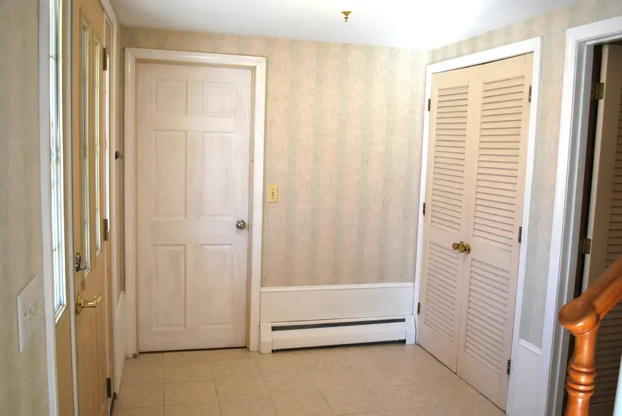 12 Oakdale Avenue, Nashua, NH 03062 - #3