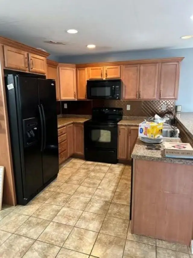 43 Cranberry Way, Manchester, NH 03109-5962 - #2