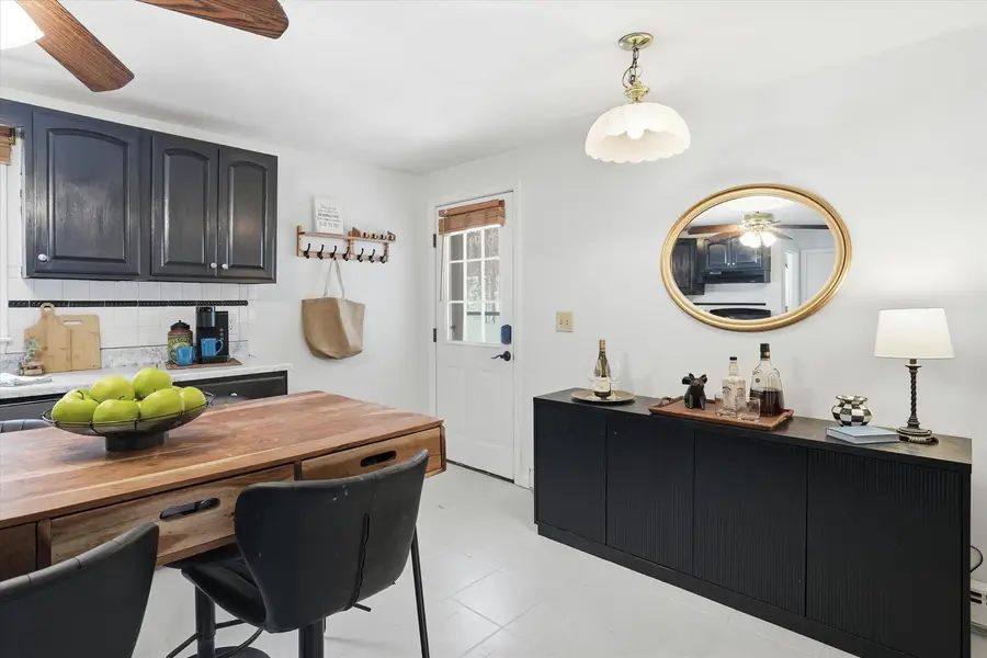 128 Sandstone Circle, Londonderry, NH 03053 - #2